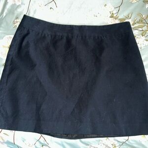 Banana Republic size 14 navy stretch skirt17.5 inches EUC